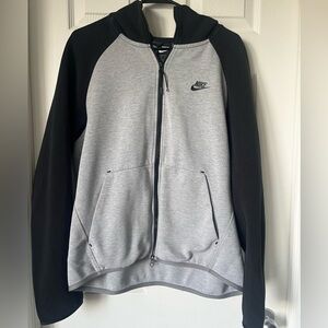 Men’s Nike Tech Fleece Full Zip Jacket | Size Medium Like New